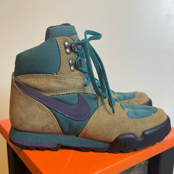 Rare VTG NIKE Swoosh High Tops Hiking Boots 90s 901202 Teal Purple Size 5 - Picture 2 of 15